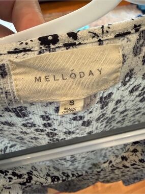 MELLODAY Black & White Floral-Print Blouse